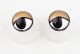 Øjne med brune øjenlåg
