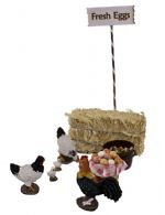 Sæt med hvide høns og farvet hane