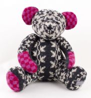 Mønstret bamse med pink poter